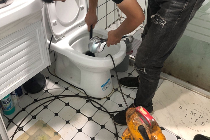 北海街道马桶堵塞自己疏通还是找师傅?专业上门服务让你省时更省心